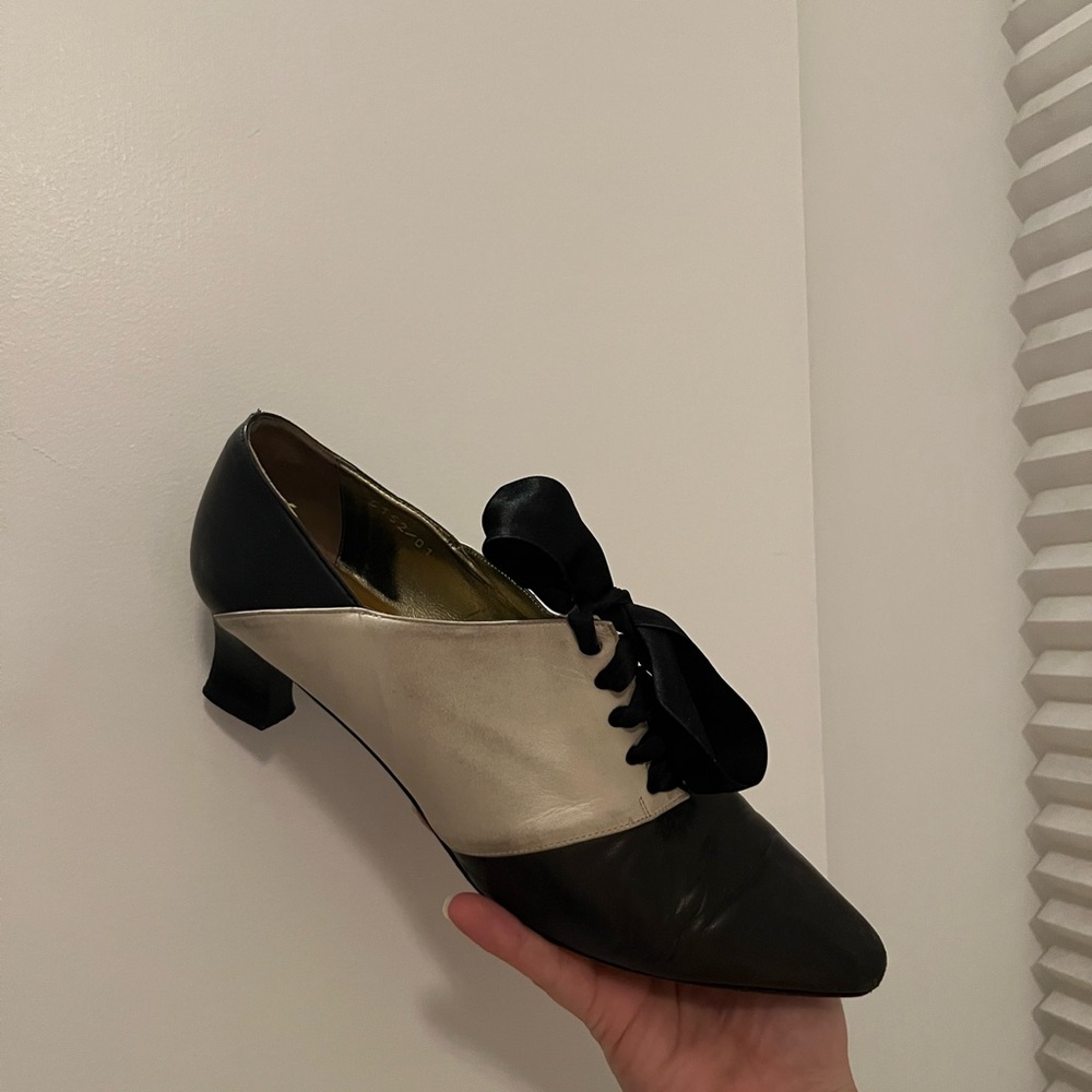 Vintage Joan & David Black and Cream Heels